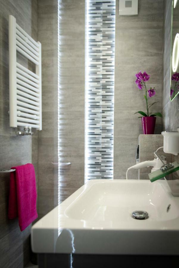 Apartament Elegance Pink レバル エクステリア 写真